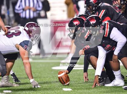 Thumbnail 3 in Searcy vs. Benton (AAA 6A State Final) photogallery.