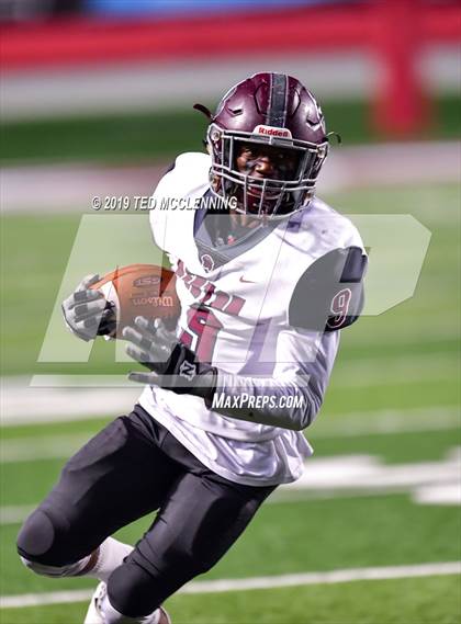 Thumbnail 1 in Searcy vs. Benton (AAA 6A State Final) photogallery.