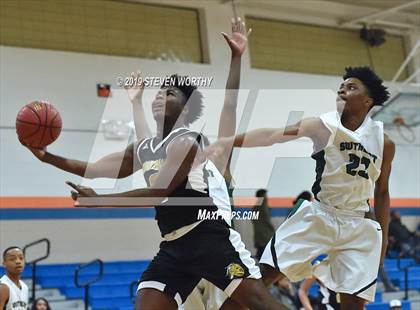 Thumbnail 3 in Knightdale vs Southeast Raleigh (Athens Drive JV Holiday Tournament) photogallery.