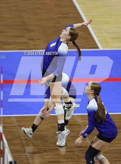 Thumbnail 3 in Dove Creek vs. Hi-Plains (CHSAA 1A 1st Round Elimination Bracket) photogallery.