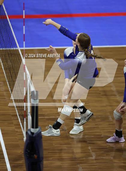 Thumbnail 2 in Dove Creek vs. Hi-Plains (CHSAA 1A 1st Round Elimination Bracket) photogallery.