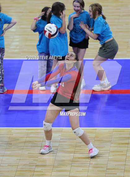 Thumbnail 3 in Dove Creek vs. Hi-Plains (CHSAA 1A 1st Round Elimination Bracket) photogallery.