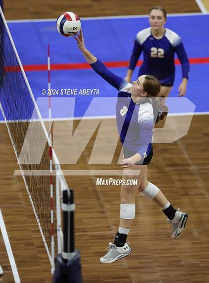 Thumbnail 3 in Dove Creek vs. Hi-Plains (CHSAA 1A 1st Round Elimination Bracket) photogallery.