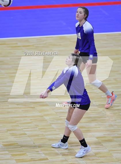 Thumbnail 2 in Dove Creek vs. Hi-Plains (CHSAA 1A 1st Round Elimination Bracket) photogallery.
