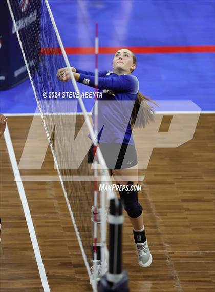 Thumbnail 3 in Dove Creek vs. Hi-Plains (CHSAA 1A 1st Round Elimination Bracket) photogallery.