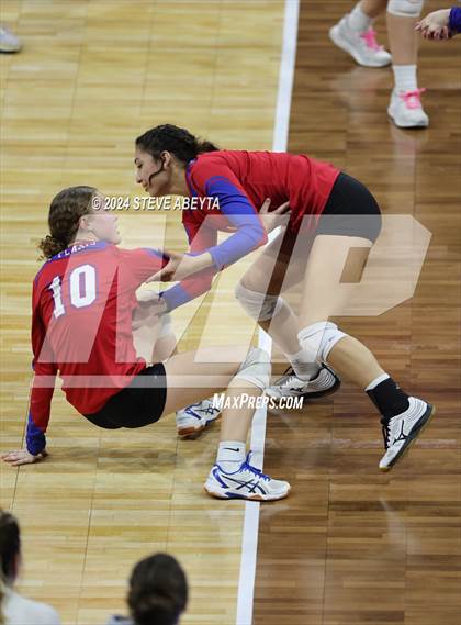 Thumbnail 1 in Dove Creek vs. Hi-Plains (CHSAA 1A 1st Round Elimination Bracket) photogallery.