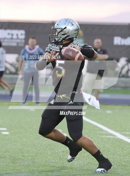 Thumbnail 3 in Polynesian Bowl (Team Mauka vs. Team Makai) photogallery.