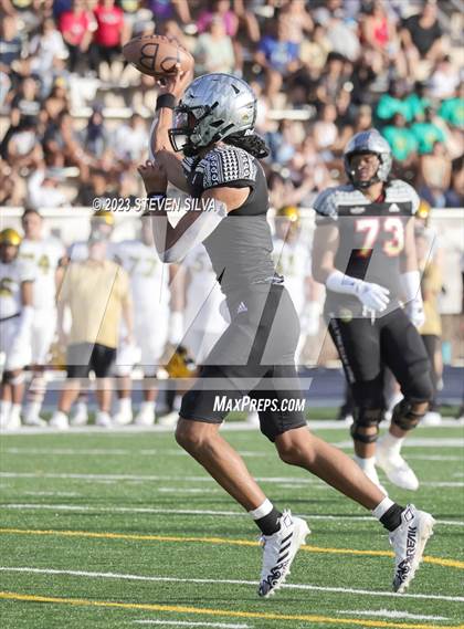 Thumbnail 2 in Polynesian Bowl (Team Mauka vs. Team Makai) photogallery.