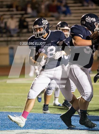 Thumbnail 2 in Conneaut Area vs Oil City (PIAA D10 4A Semi Final) photogallery.