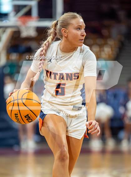 Thumbnail 2 in Riverdale Ridge vs. Legend (CHSAA 6A Final Four) photogallery.