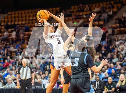 Thumbnail 3 in Riverdale Ridge vs. Legend (CHSAA 6A Final Four) photogallery.