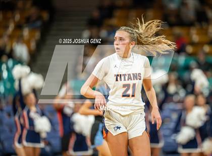 Thumbnail 2 in Riverdale Ridge vs. Legend (CHSAA 6A Final Four) photogallery.
