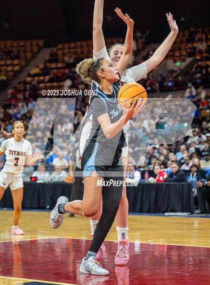 Thumbnail 3 in Riverdale Ridge vs. Legend (CHSAA 6A Final Four) photogallery.