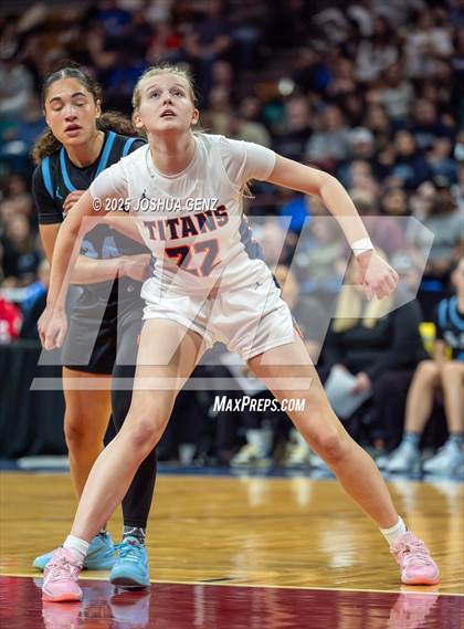 Thumbnail 2 in Riverdale Ridge vs. Legend (CHSAA 6A Final Four) photogallery.