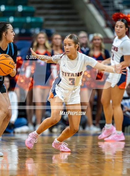 Thumbnail 2 in Riverdale Ridge vs. Legend (CHSAA 6A Final Four) photogallery.