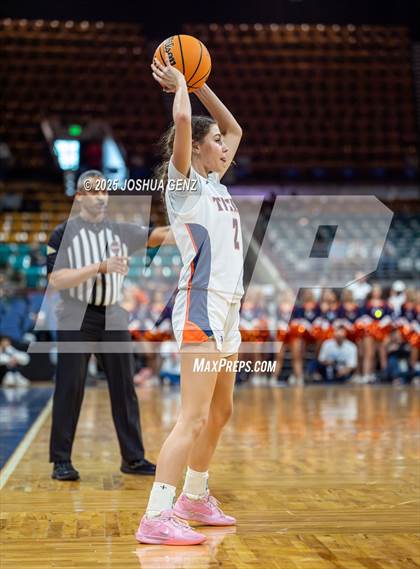 Thumbnail 2 in Riverdale Ridge vs. Legend (CHSAA 6A Final Four) photogallery.