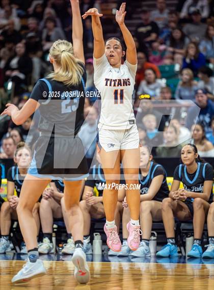 Thumbnail 3 in Riverdale Ridge vs. Legend (CHSAA 6A Final Four) photogallery.