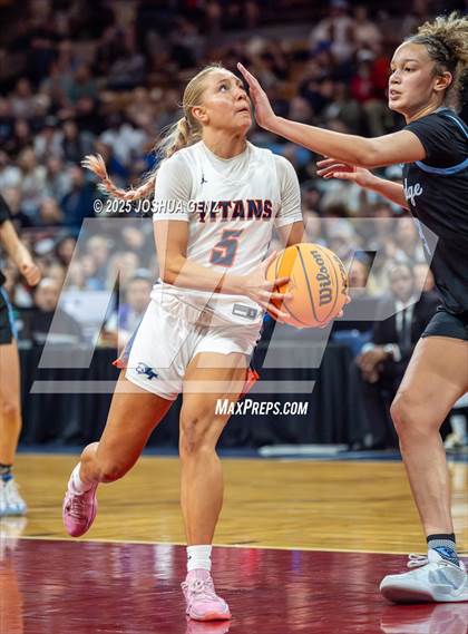 Thumbnail 2 in Riverdale Ridge vs. Legend (CHSAA 6A Final Four) photogallery.