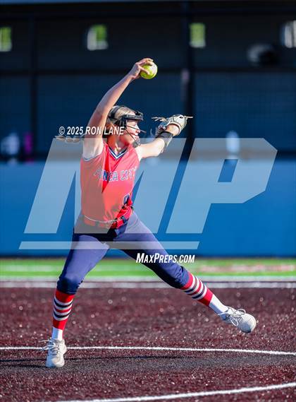 Thumbnail 1 in Mustang @ Ponca City photogallery.