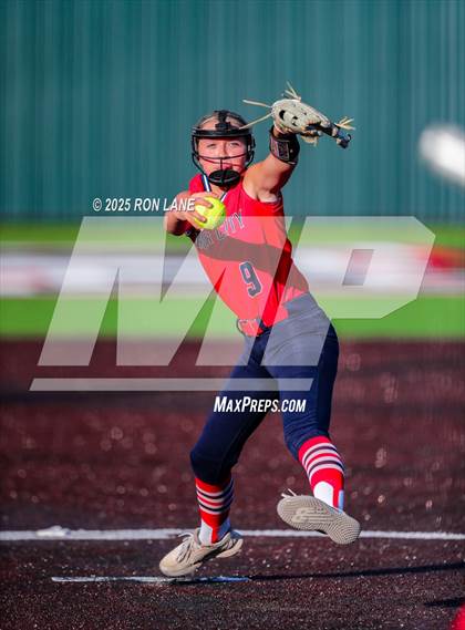 Thumbnail 2 in Mustang @ Ponca City photogallery.