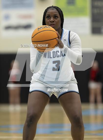 Thumbnail 2 in James Madison vs Centreville (VHSL Region D Semifinal) photogallery.