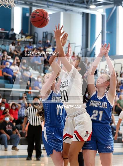 Thumbnail 1 in Snowflake vs. Page (AIA 3A Final) photogallery.
