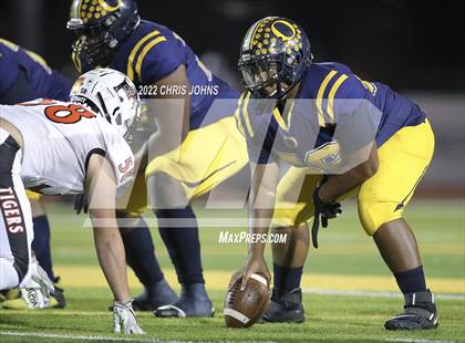 Thumbnail 3 in Edwardsville vs. O'Fallon (IHSA 8A First Round Playoff) photogallery.