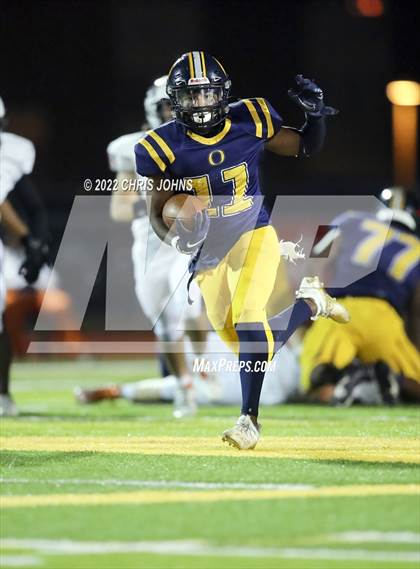 Thumbnail 1 in Edwardsville vs. O'Fallon (IHSA 8A First Round Playoff) photogallery.