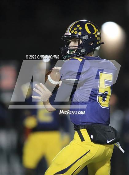 Thumbnail 3 in Edwardsville vs. O'Fallon (IHSA 8A First Round Playoff) photogallery.