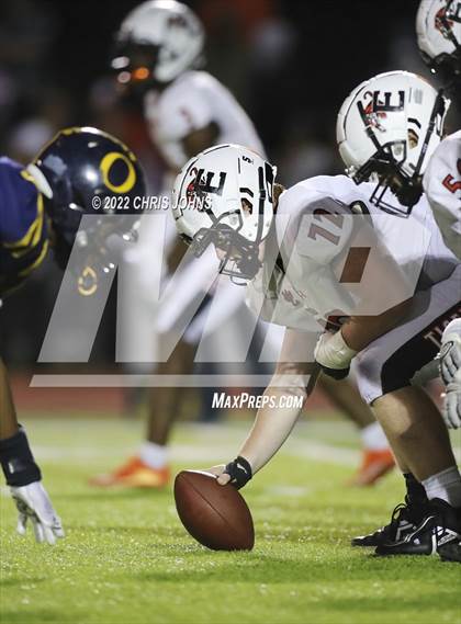 Thumbnail 3 in Edwardsville vs. O'Fallon (IHSA 8A First Round Playoff) photogallery.