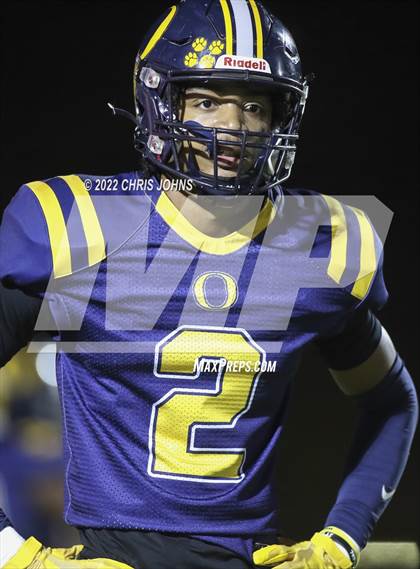 Thumbnail 2 in Edwardsville vs. O'Fallon (IHSA 8A First Round Playoff) photogallery.