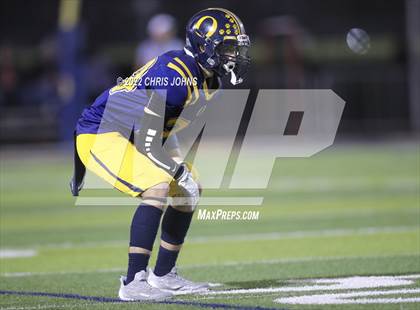 Thumbnail 1 in Edwardsville vs. O'Fallon (IHSA 8A First Round Playoff) photogallery.