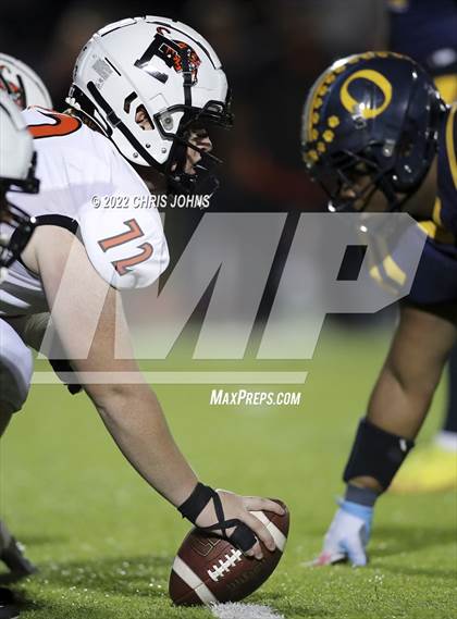 Thumbnail 1 in Edwardsville vs. O'Fallon (IHSA 8A First Round Playoff) photogallery.
