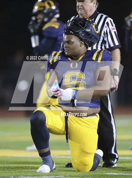 Thumbnail 3 in Edwardsville vs. O'Fallon (IHSA 8A First Round Playoff) photogallery.
