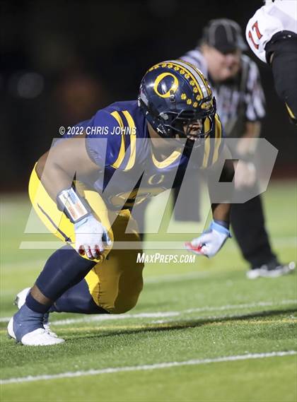 Thumbnail 2 in Edwardsville vs. O'Fallon (IHSA 8A First Round Playoff) photogallery.