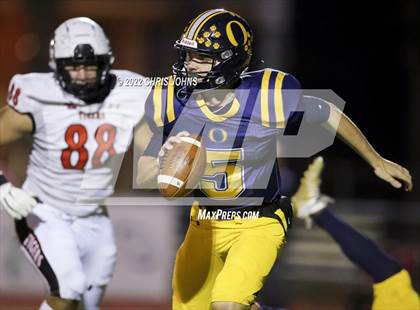 Thumbnail 1 in Edwardsville vs. O'Fallon (IHSA 8A First Round Playoff) photogallery.