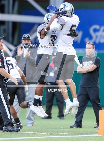 Thumbnail 2 in Abilene vs. Guyer (UIL 6A Division II Region Playoff) photogallery.