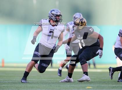 Thumbnail 3 in Abilene vs. Guyer (UIL 6A Division II Region Playoff) photogallery.