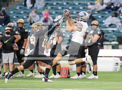 Thumbnail 3 in Abilene vs. Guyer (UIL 6A Division II Region Playoff) photogallery.