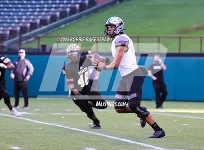Thumbnail 3 in Abilene vs. Guyer (UIL 6A Division II Region Playoff) photogallery.