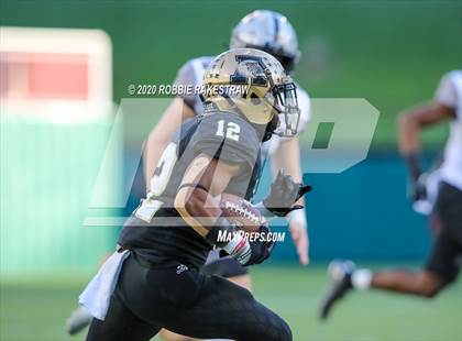 Thumbnail 3 in Abilene vs. Guyer (UIL 6A Division II Region Playoff) photogallery.