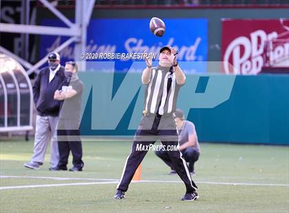 Thumbnail 1 in Abilene vs. Guyer (UIL 6A Division II Region Playoff) photogallery.