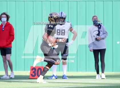 Thumbnail 3 in Abilene vs. Guyer (UIL 6A Division II Region Playoff) photogallery.