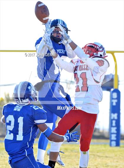 Thumbnail 3 in  Hatch Valley @ St. Michael's (NMAA 4A Quarterfinal Playoff) photogallery.