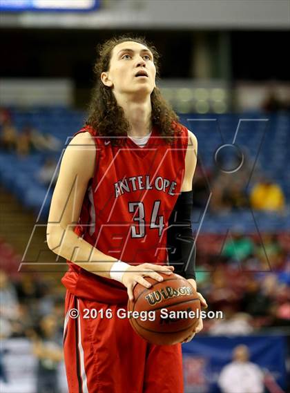Thumbnail 2 in Sacramento vs Antelope (CIF SJS D2 Final) photogallery.
