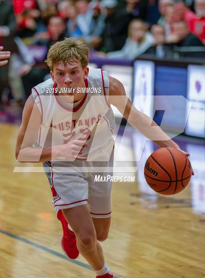Thumbnail 2 in Collinsville vs. Mundelein (Prairie Farms Holiday Classic Championship) photogallery.