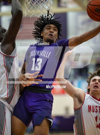 Thumbnail 3 in Collinsville vs. Mundelein (Prairie Farms Holiday Classic Championship) photogallery.