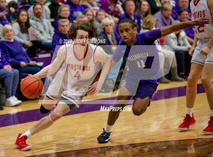 Thumbnail 1 in Collinsville vs. Mundelein (Prairie Farms Holiday Classic Championship) photogallery.