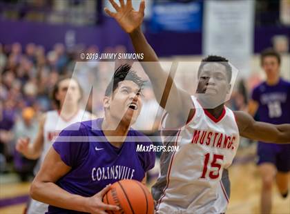 Thumbnail 3 in Collinsville vs. Mundelein (Prairie Farms Holiday Classic Championship) photogallery.