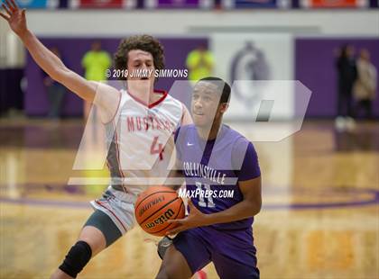 Thumbnail 1 in Collinsville vs. Mundelein (Prairie Farms Holiday Classic Championship) photogallery.